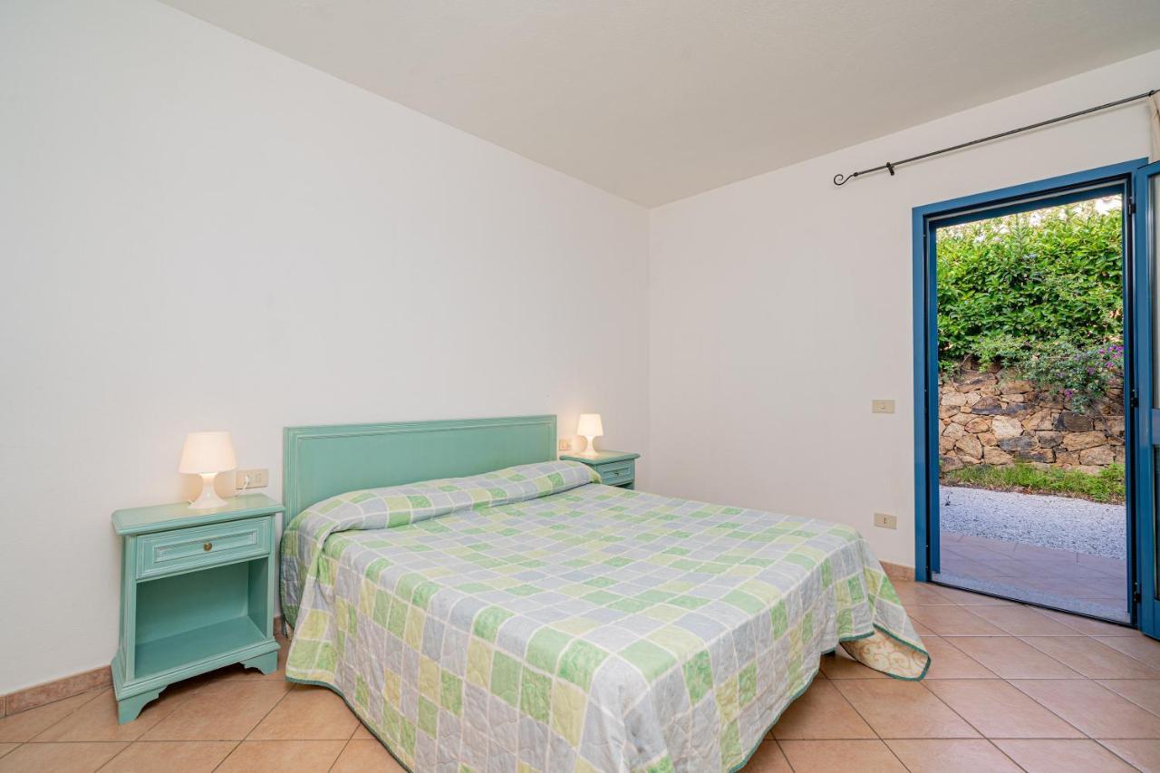 Apartments In Residence With Swimming Pool In Cala Girgolu Monte Petrosu Exteriör bild